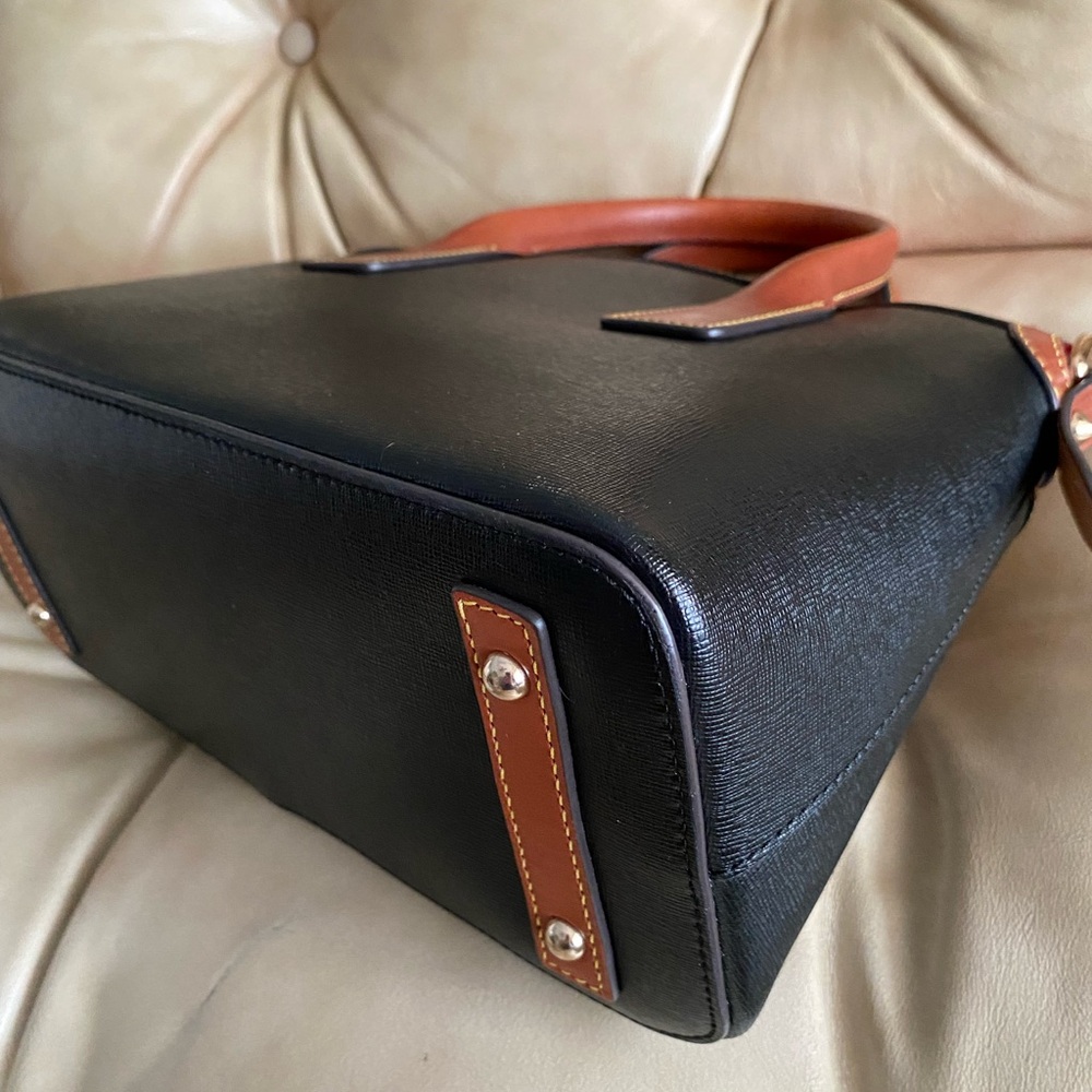 LKNW Dooney & Bourke Leather Satchel Top Handle Strap Front Pocket - Picture 9 of 15